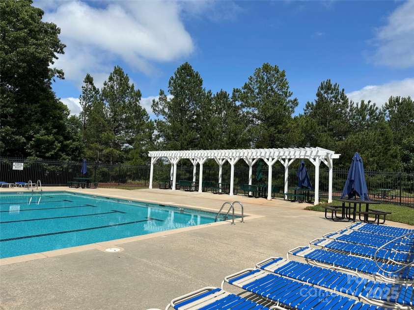 10133 Caldwell Forest Drive, Charlotte, NC 28213.  MLS# CAR4234711, YatesRealty ID 9223. Community Pool