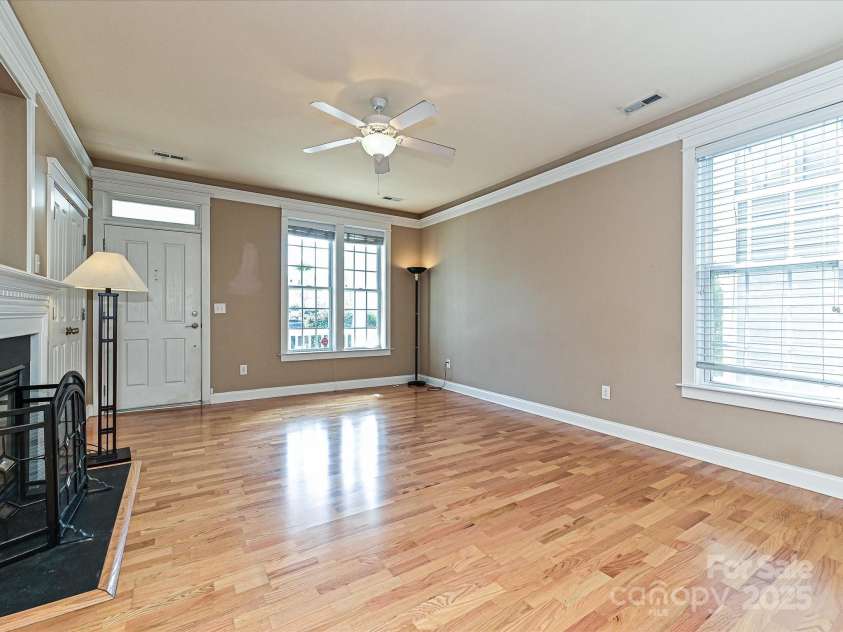 10133 Caldwell Forest Drive, Charlotte, NC 28213.  MLS# CAR4234711, YatesRealty ID 9223. Living Room