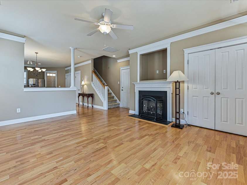 10133 Caldwell Forest Drive, Charlotte, NC 28213.  MLS# CAR4234711, YatesRealty ID 9223. Living Room