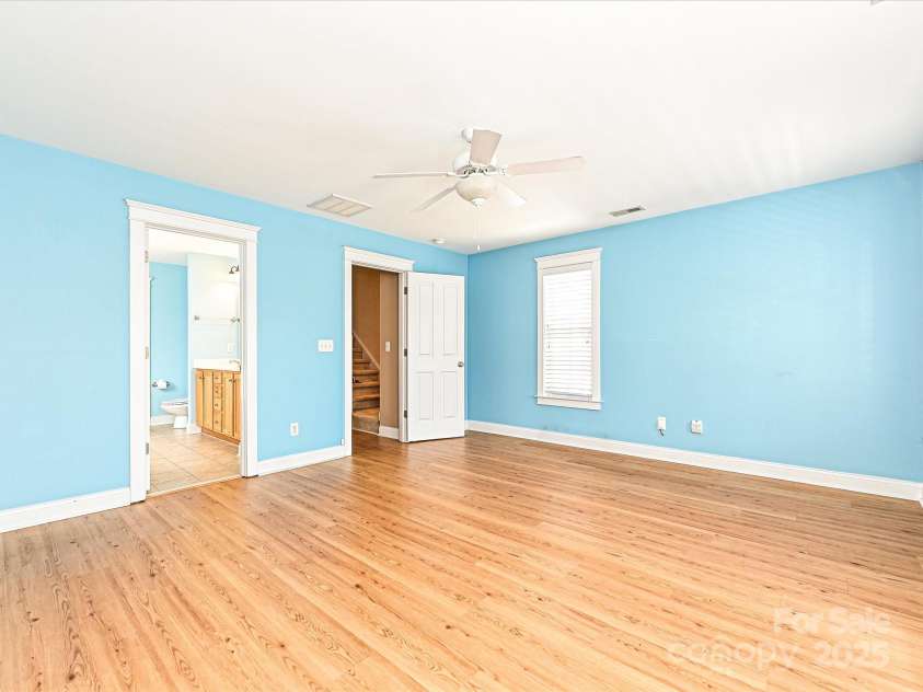 10133 Caldwell Forest Drive, Charlotte, NC 28213.  MLS# CAR4234711, YatesRealty ID 9223. Primary Bedroom
