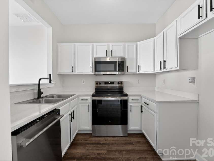 2838 Avalon Loop Road, Charlotte, NC 28269.  MLS# CAR4364413, YatesRealty ID 9223. 