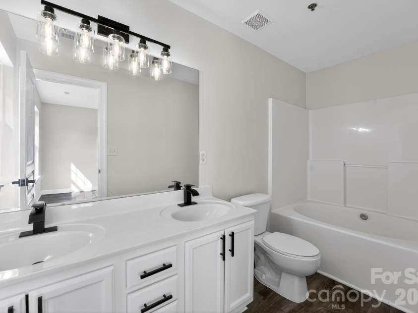 2838 Avalon Loop Road, Charlotte, NC 28269.  MLS# CAR4364413, YatesRealty ID 9223. 