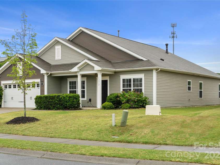 13012 Hunting Birds Lane, Charlotte, NC 28278.  MLS# CAR4247316, YatesRealty ID 9224. 
