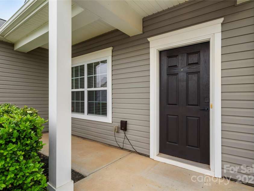 13012 Hunting Birds Lane, Charlotte, NC 28278.  MLS# CAR4247316, YatesRealty ID 9224. 