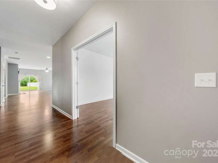 13012 Hunting Birds Lane, Charlotte, NC 28278.  MLS# CAR4247316, YatesRealty ID 9224. 