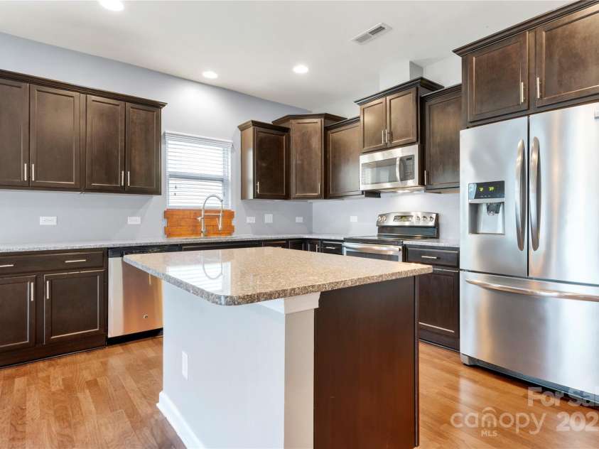 13012 Hunting Birds Lane, Charlotte, NC 28278.  MLS# CAR4247316, YatesRealty ID 9224. 