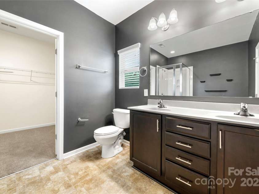 13012 Hunting Birds Lane, Charlotte, NC 28278.  MLS# CAR4247316, YatesRealty ID 9224. 