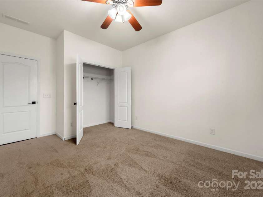 13012 Hunting Birds Lane, Charlotte, NC 28278.  MLS# CAR4247316, YatesRealty ID 9224. 