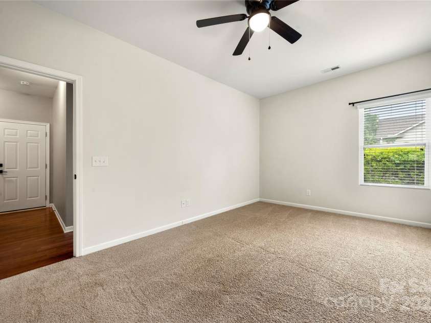 13012 Hunting Birds Lane, Charlotte, NC 28278.  MLS# CAR4247316, YatesRealty ID 9224. 