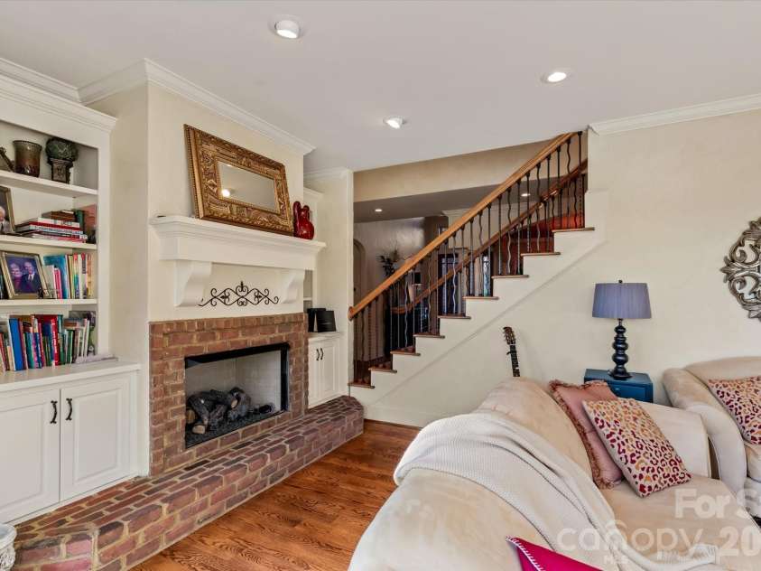 368 Players Ridge Road, Hickory, NC 28601.  MLS# CAR4365846, YatesRealty ID 9224. 