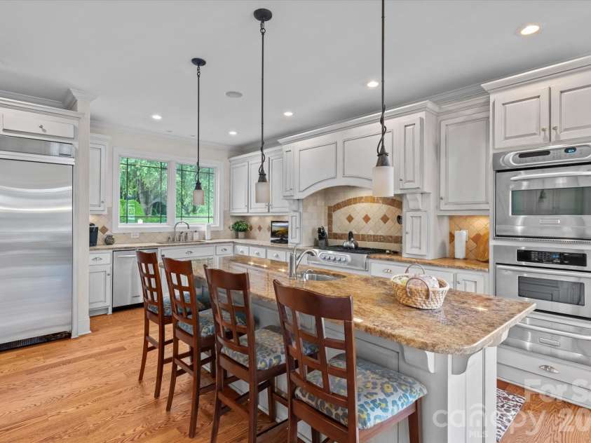 368 Players Ridge Road, Hickory, NC 28601.  MLS# CAR4365846, YatesRealty ID 9224. 
