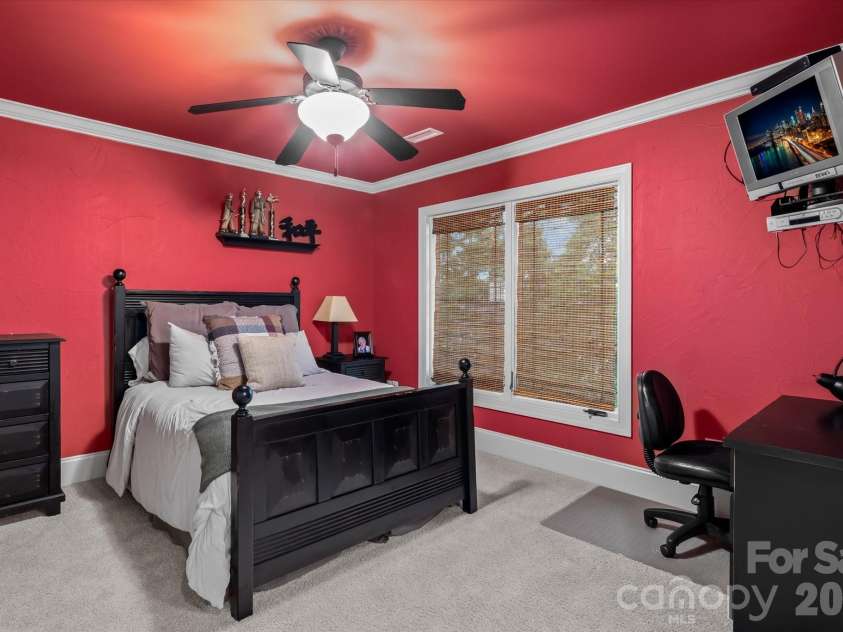 368 Players Ridge Road, Hickory, NC 28601.  MLS# CAR4365846, YatesRealty ID 9224. 