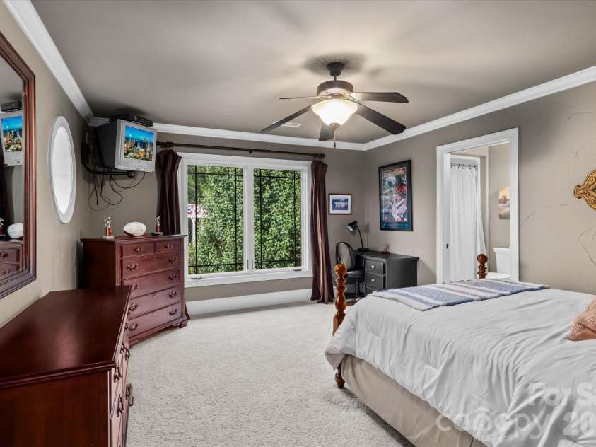 368 Players Ridge Road, Hickory, NC 28601.  MLS# CAR4365846, YatesRealty ID 9224. 