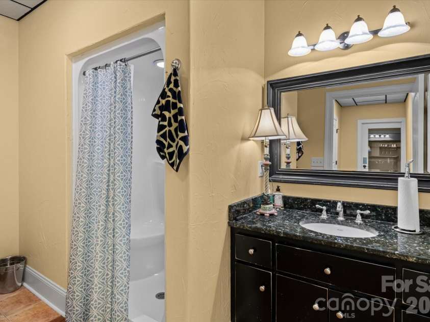 368 Players Ridge Road, Hickory, NC 28601.  MLS# CAR4365846, YatesRealty ID 9224. 