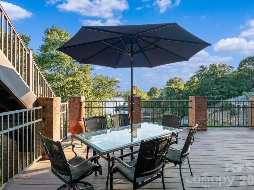 368 Players Ridge Road, Hickory, NC 28601.  MLS# CAR4365846, YatesRealty ID 9224. 