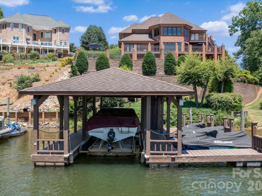 368 Players Ridge Road, Hickory, NC 28601.  MLS# CAR4365846, YatesRealty ID 9224. 