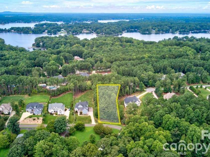 372 Kenway Loop, Mooresville, NC 28117.  MLS# CAR4366583, YatesRealty ID 9226. 