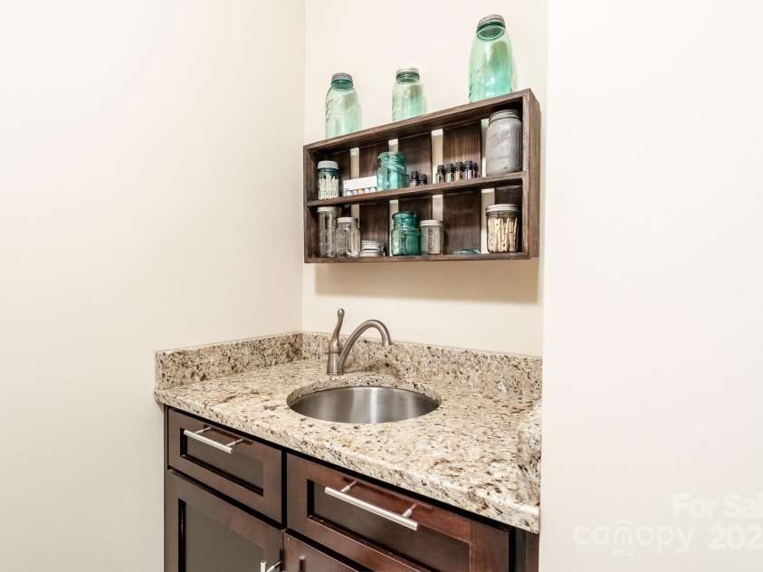 641 Weyburn Drive, Concord, NC 28027.  MLS# CAR4243451, YatesRealty ID 9226. 