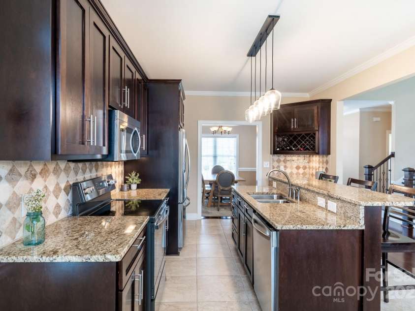 641 Weyburn Drive, Concord, NC 28027.  MLS# CAR4243451, YatesRealty ID 9226. 