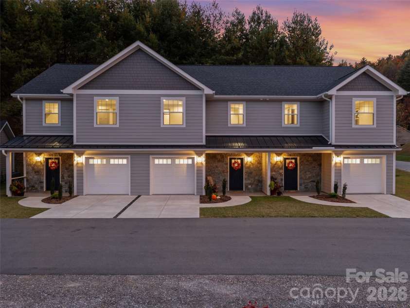 100 Red Twig Lane, Burnsville, NC 28714.  MLS# CAR4349465, YatesRealty ID 9227. 