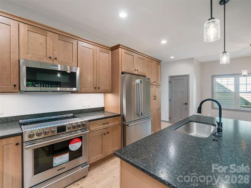 100 Red Twig Lane, Burnsville, NC 28714.  MLS# CAR4349465, YatesRealty ID 9227. 