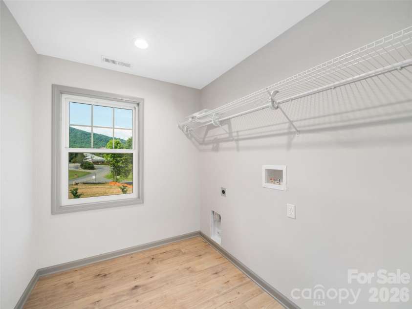 100 Red Twig Lane, Burnsville, NC 28714.  MLS# CAR4349465, YatesRealty ID 9227. 