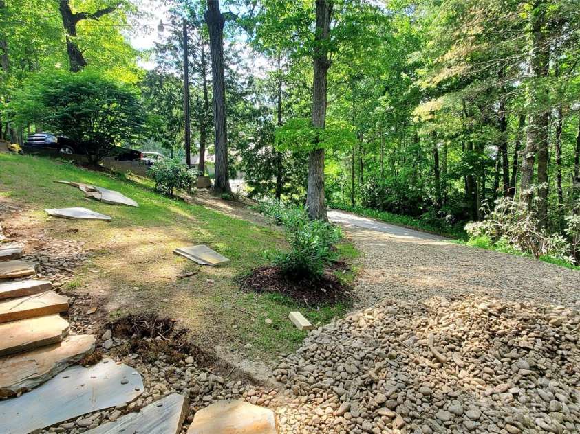 294 Martha Drive, Spruce Pine, NC 28777.  MLS# CAR4366668, YatesRealty ID 9228. 