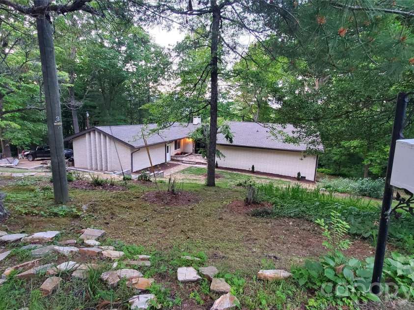 294 Martha Drive, Spruce Pine, NC 28777.  MLS# CAR4366668, YatesRealty ID 9228. 