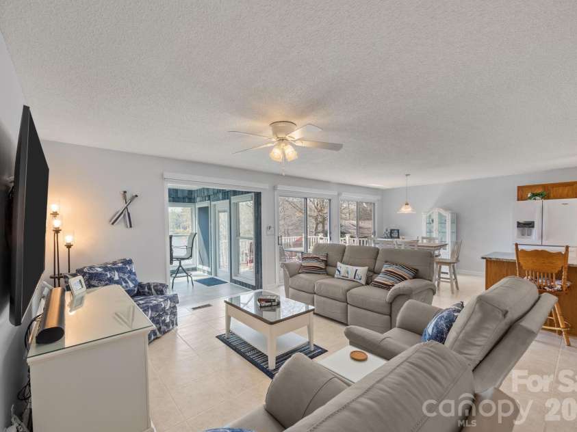 435 Lake Drive 10 Drive, Lexington, NC 27292.  MLS# CAR4366747, YatesRealty ID 9229. 