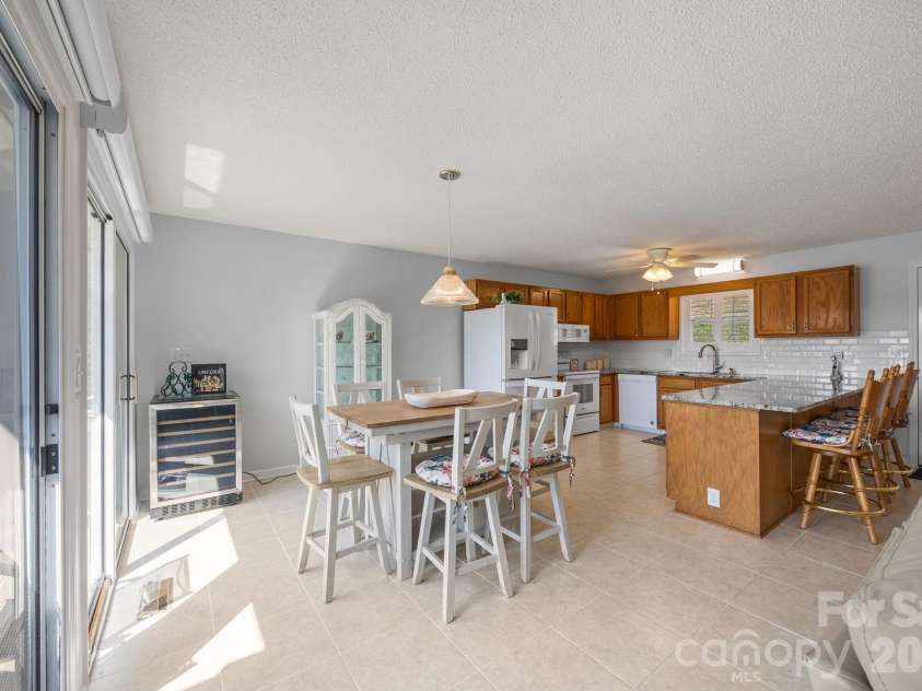 435 Lake Drive 10 Drive, Lexington, NC 27292.  MLS# CAR4366747, YatesRealty ID 9229. 