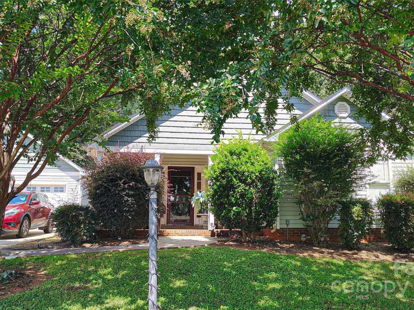 160 Tarrington Drive, Statesville, NC 28625.  MLS# CAR4301525, YatesRealty ID 923. 