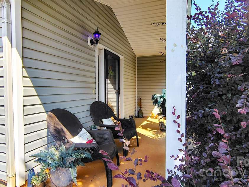 160 Tarrington Drive, Statesville, NC 28625.  MLS# CAR4301525, YatesRealty ID 923. 