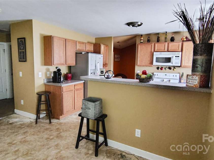 160 Tarrington Drive, Statesville, NC 28625.  MLS# CAR4301525, YatesRealty ID 923. 