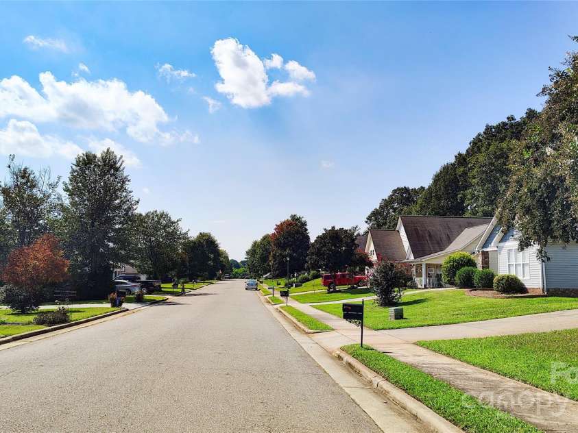 160 Tarrington Drive, Statesville, NC 28625.  MLS# CAR4301525, YatesRealty ID 923. Community