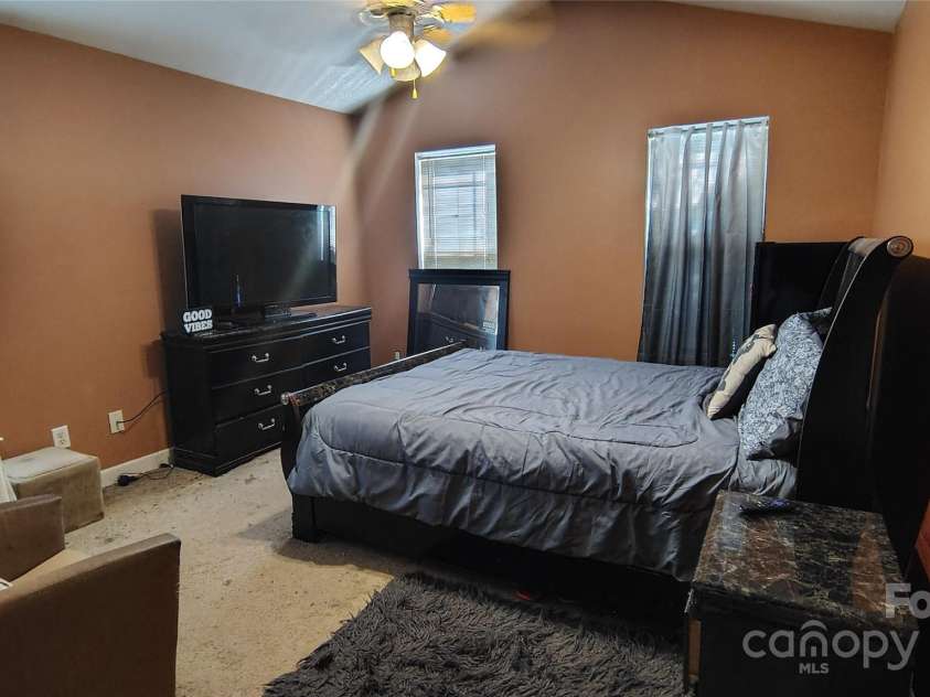 160 Tarrington Drive, Statesville, NC 28625.  MLS# CAR4301525, YatesRealty ID 923. Primary Bedroom