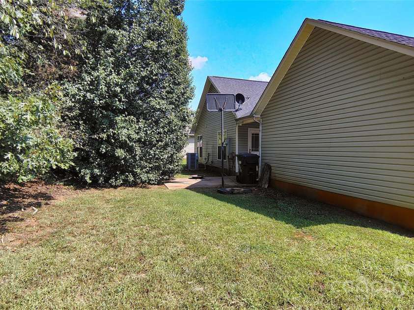 160 Tarrington Drive, Statesville, NC 28625.  MLS# CAR4301525, YatesRealty ID 923. Private Backyard