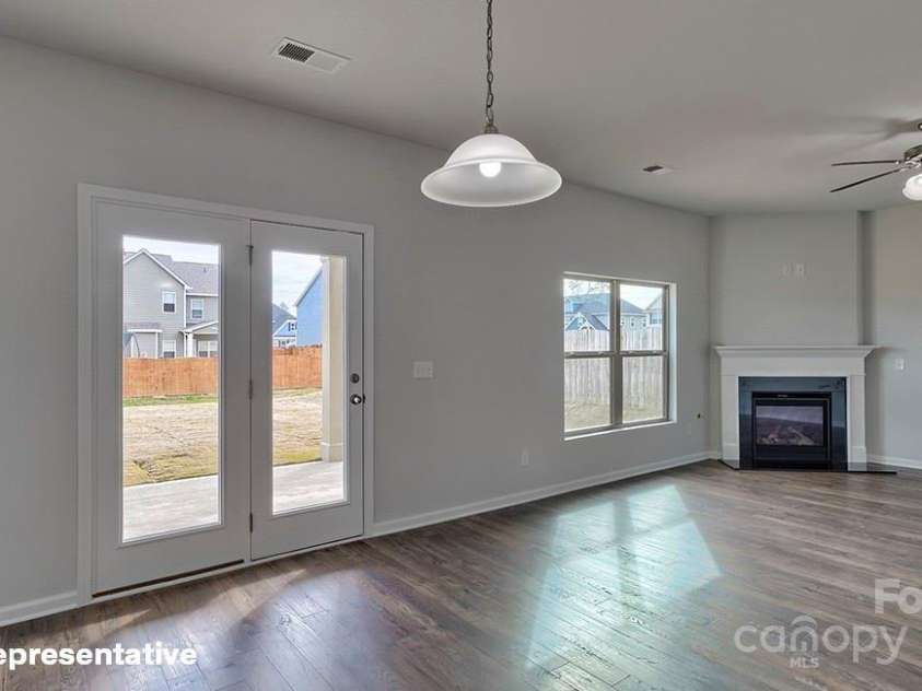 3913 Coleman Drive, Charlotte, NC 28215.  MLS# CAR4216600, YatesRealty ID 923. 