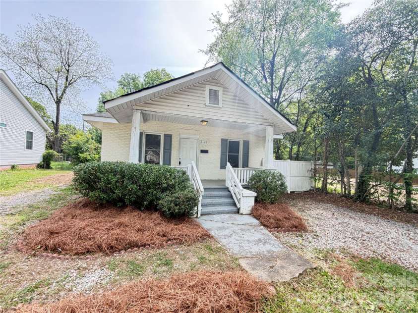 2149 Camp Greene Street, Charlotte, NC 28208.  MLS# CAR4366755, YatesRealty ID 9230. 