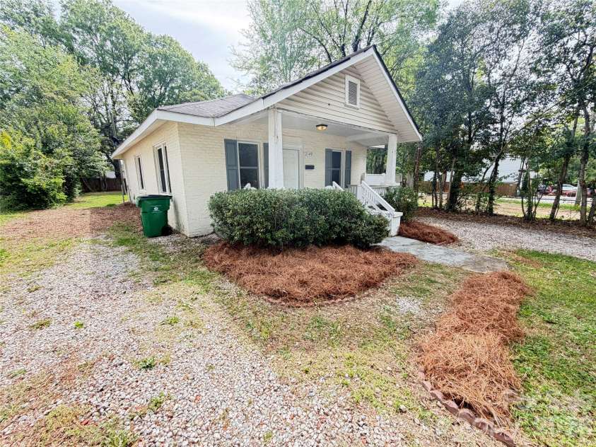 2149 Camp Greene Street, Charlotte, NC 28208.  MLS# CAR4366755, YatesRealty ID 9230. 
