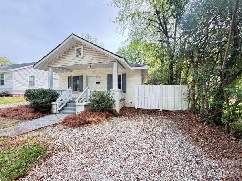 2149 Camp Greene Street, Charlotte, NC 28208.  MLS# CAR4366755, YatesRealty ID 9230. 
