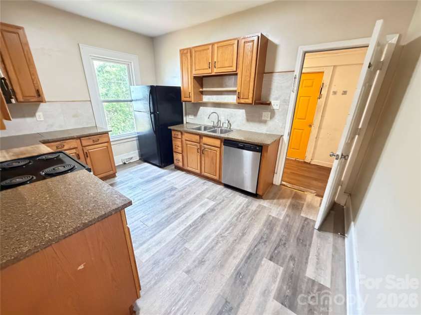 2149 Camp Greene Street, Charlotte, NC 28208.  MLS# CAR4366755, YatesRealty ID 9230. 