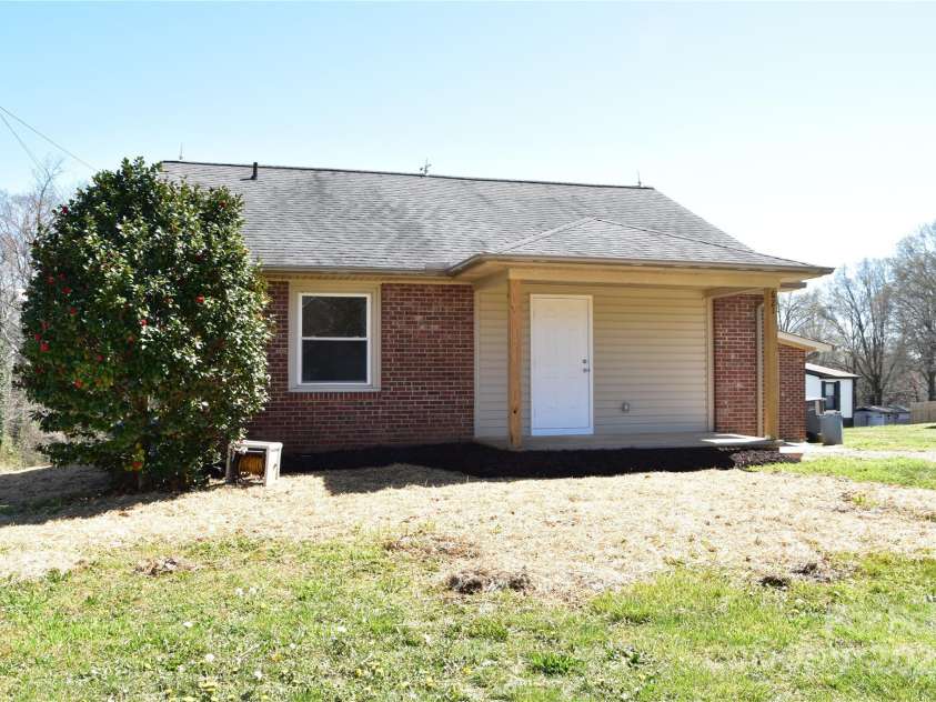 621 Barlow Avenue, Kannapolis, NC 28081.  MLS# CAR4237683, YatesRealty ID 9230. 