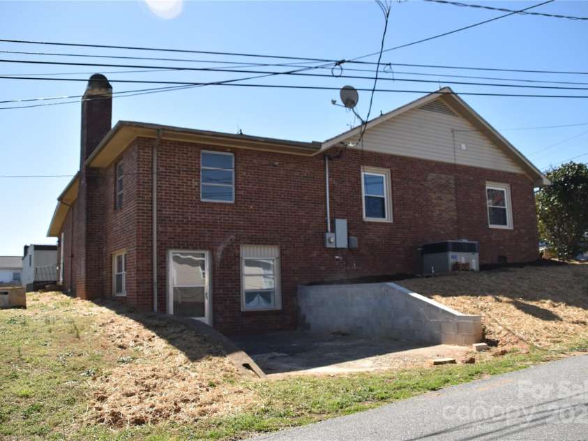 621 Barlow Avenue, Kannapolis, NC 28081.  MLS# CAR4237683, YatesRealty ID 9230. 