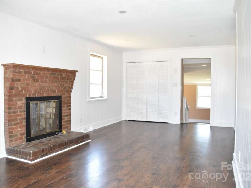 621 Barlow Avenue, Kannapolis, NC 28081.  MLS# CAR4237683, YatesRealty ID 9230. 