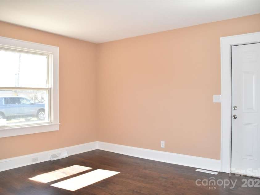 621 Barlow Avenue, Kannapolis, NC 28081.  MLS# CAR4237683, YatesRealty ID 9230. 