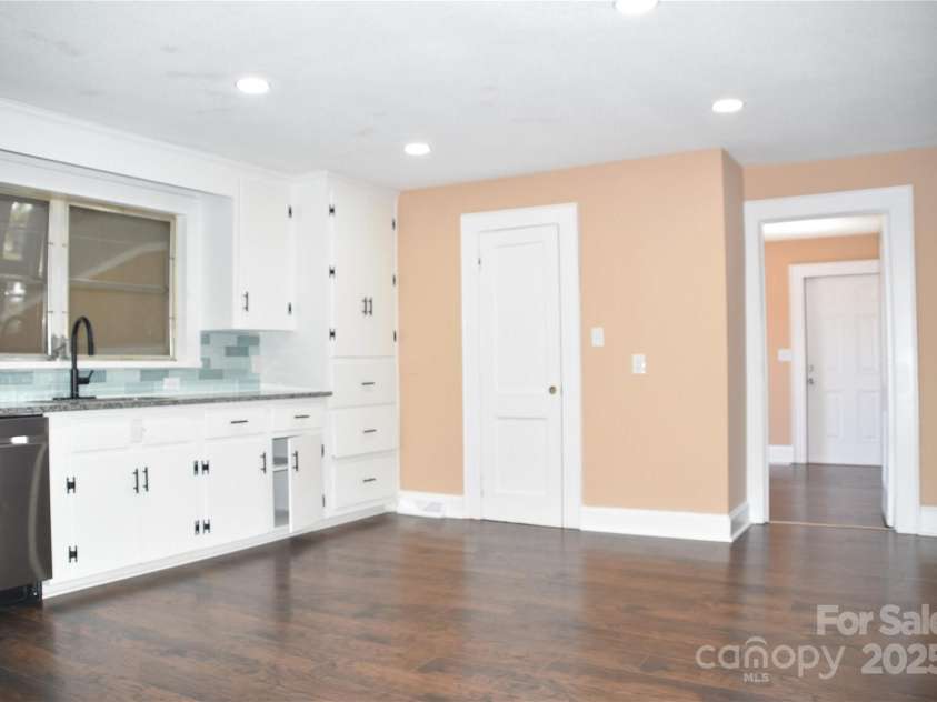 621 Barlow Avenue, Kannapolis, NC 28081.  MLS# CAR4237683, YatesRealty ID 9230. 