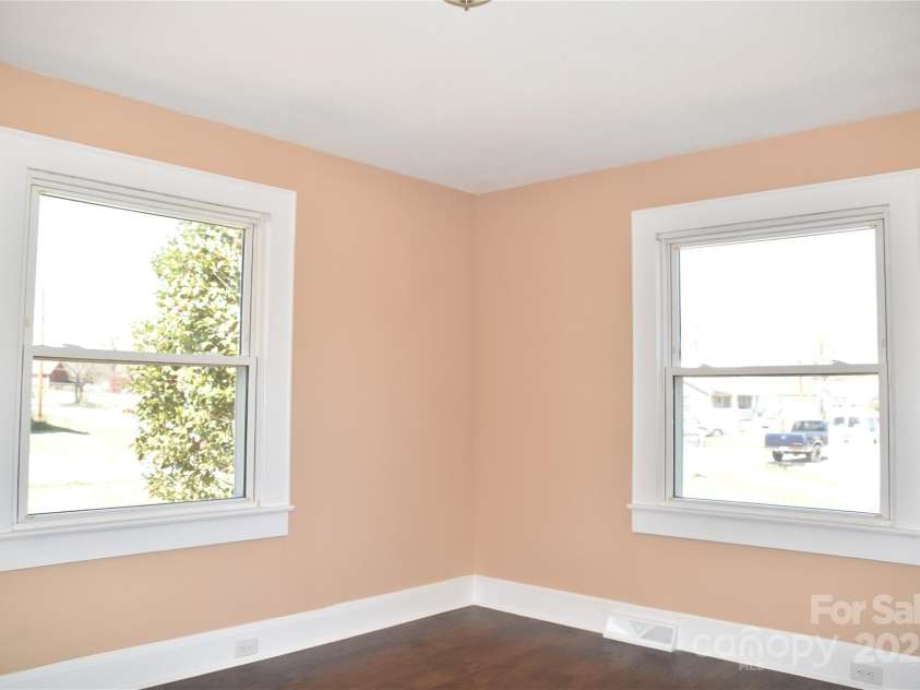 621 Barlow Avenue, Kannapolis, NC 28081.  MLS# CAR4237683, YatesRealty ID 9230. 