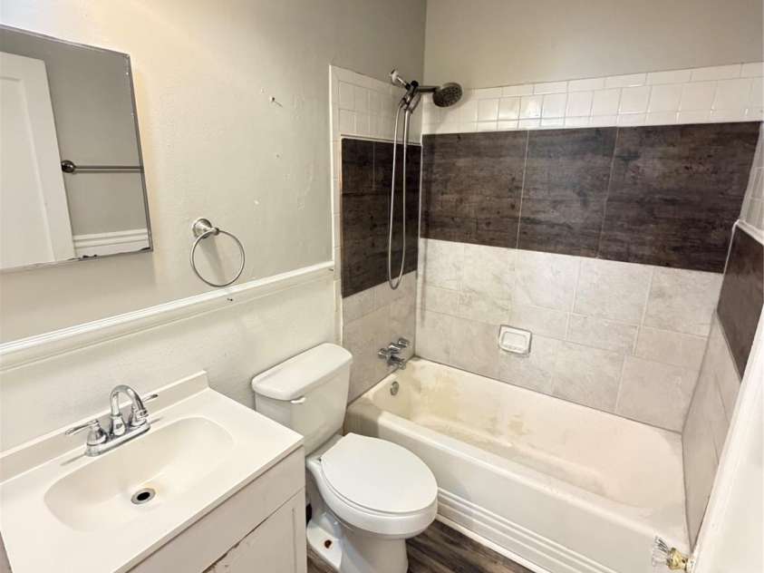2212 Camp Greene Street, Charlotte, NC 28208.  MLS# CAR4366763, YatesRealty ID 9231. 