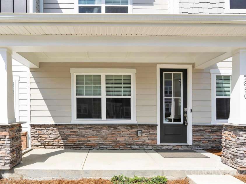 5850 Strathmore Court, Charlotte, NC 28215.  MLS# CAR4243739, YatesRealty ID 9231. 