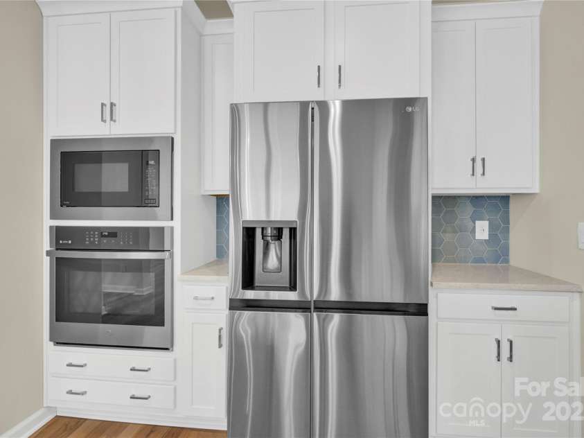 5850 Strathmore Court, Charlotte, NC 28215.  MLS# CAR4243739, YatesRealty ID 9231. 